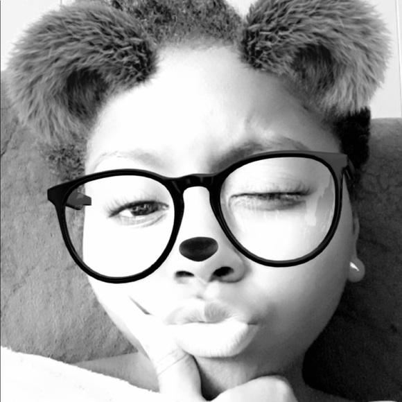 Meet your Posher, Ciara - Picture 3 of 5